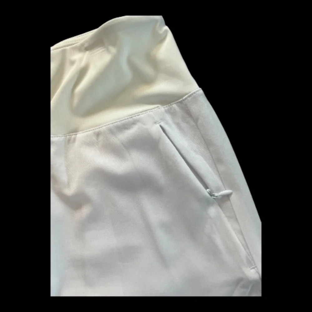 🆕 NWOT women’s white athletic skort with zip pockets | size XL